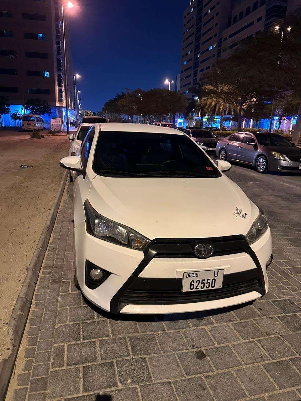Toyota Yaris 2015 - price 8.500 12 Toyota Yaris 2015